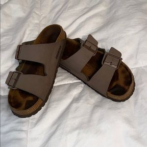 EUC Arizona Birkenstocks!